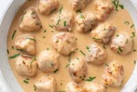Creamy Chicken Köttbullar