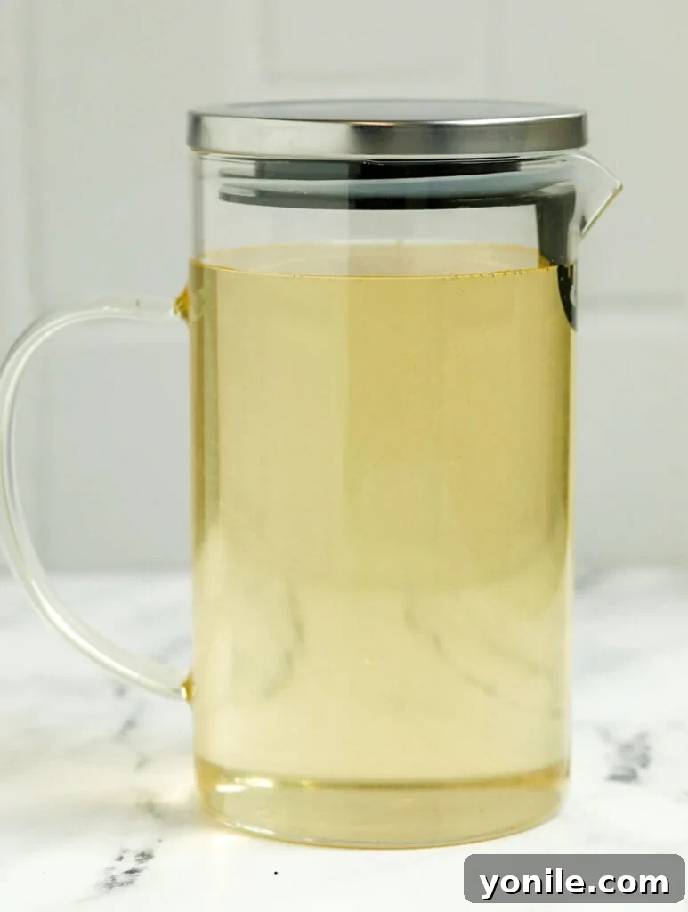 Simple syrup, Ater, in a jar.