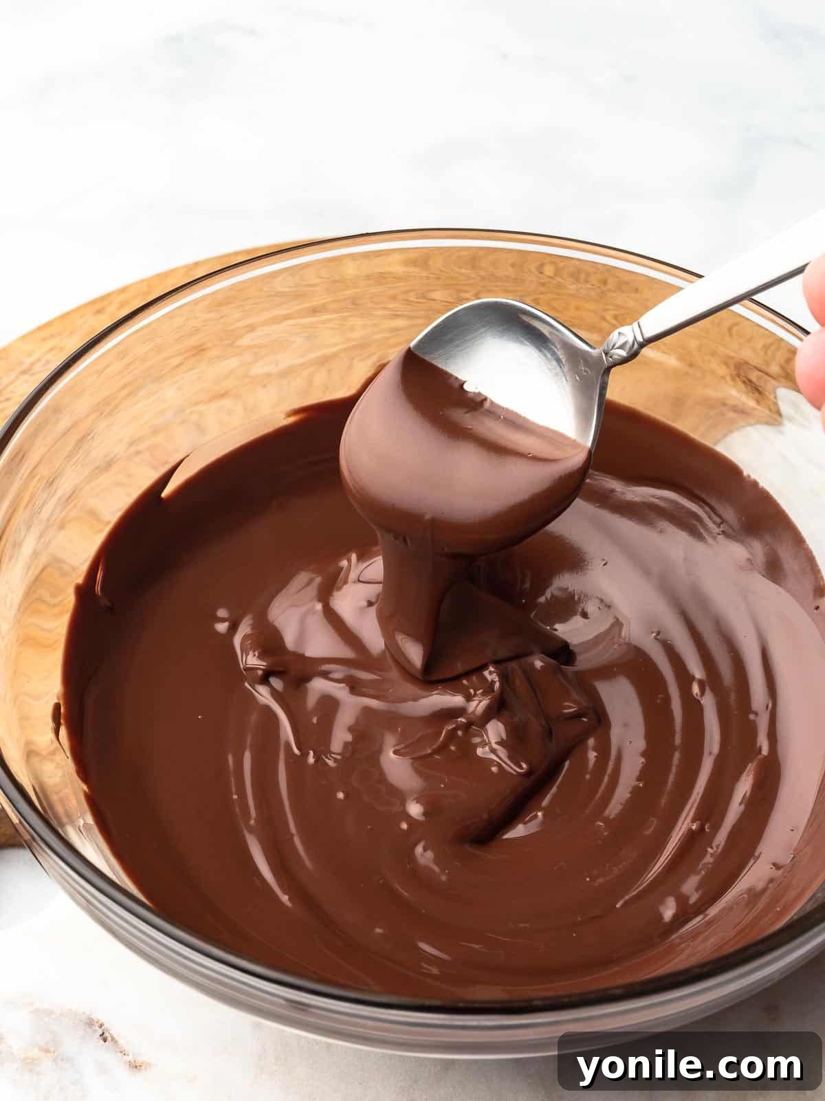 Mastering Chocolate Melting 2 Perfectly melted chocolate for baking and desserts